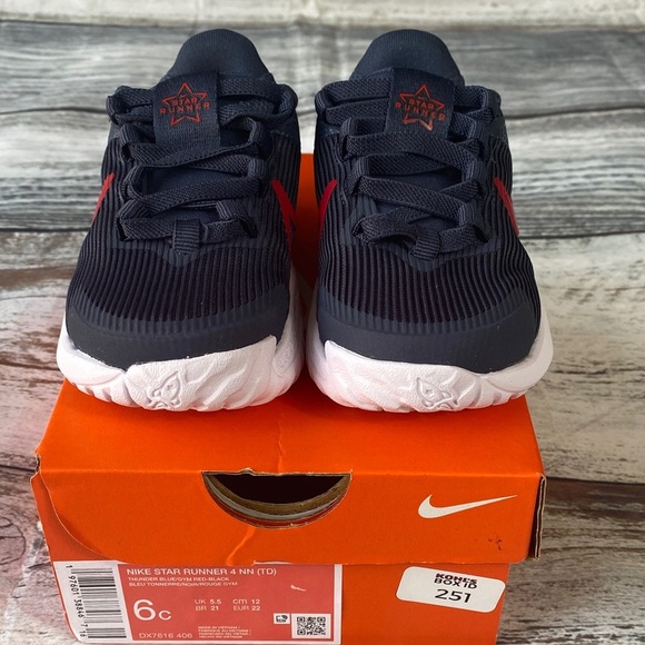 Nike Star Runner 4 NN Toddler Shoes Black/Red Size 6C - Picture 1 of 11